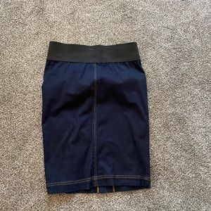 Denim pencil skirt (with stretch)